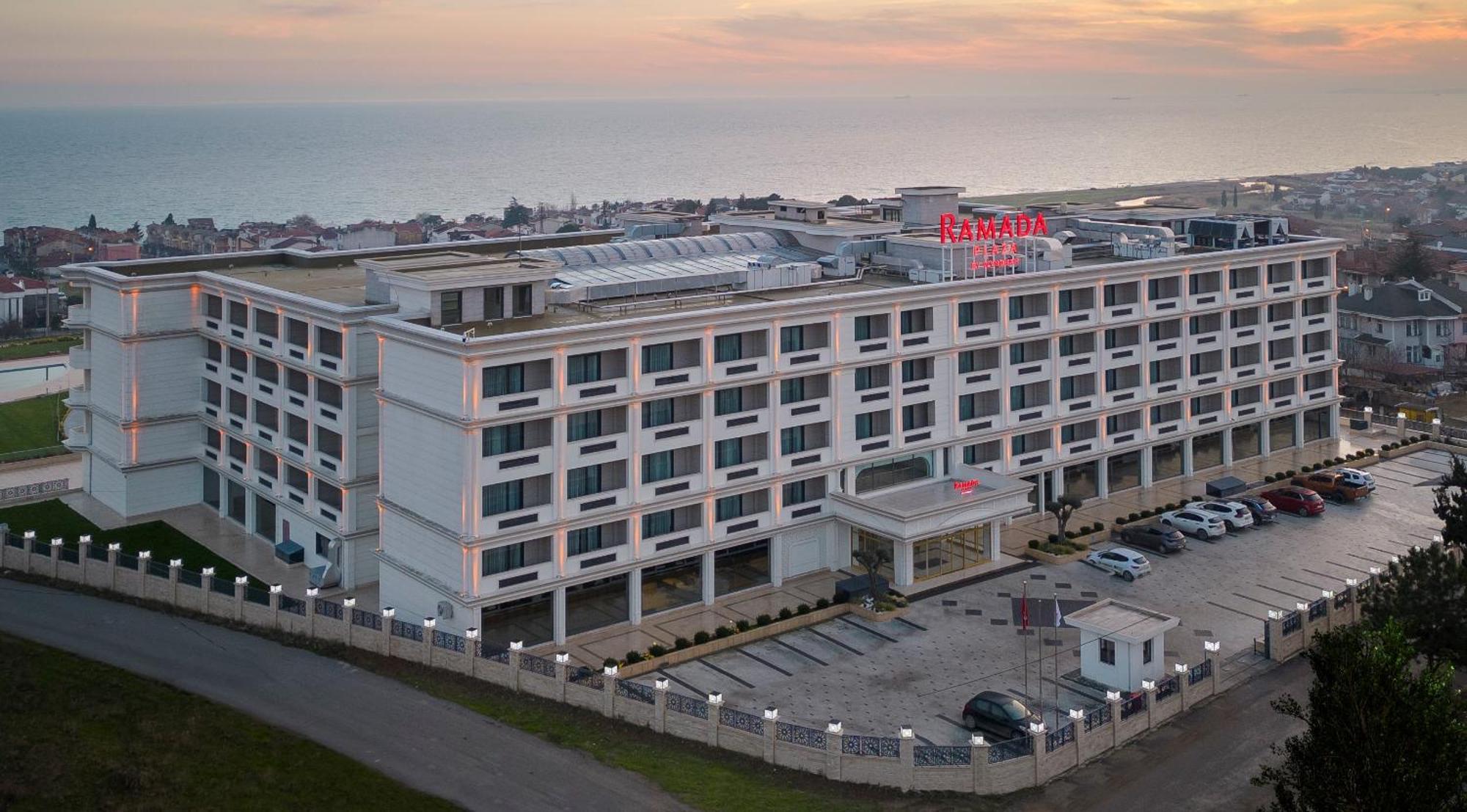 فندق Ramada Plaza By Wyndham سيليفري المظهر الخارجي الصورة